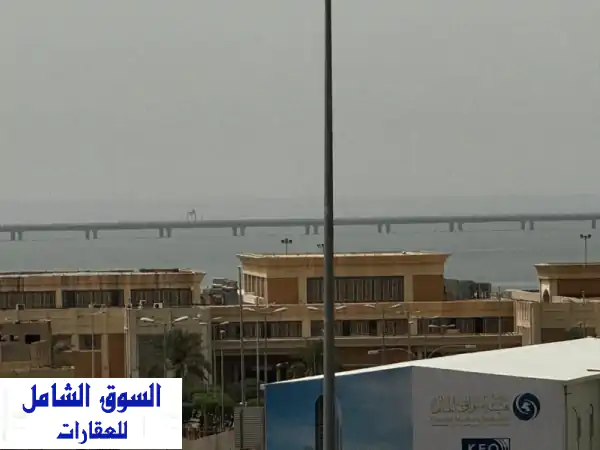 دور تجاري فاخر للإيجار في قلب العاصمة - إطلالة بحرية خلابة!