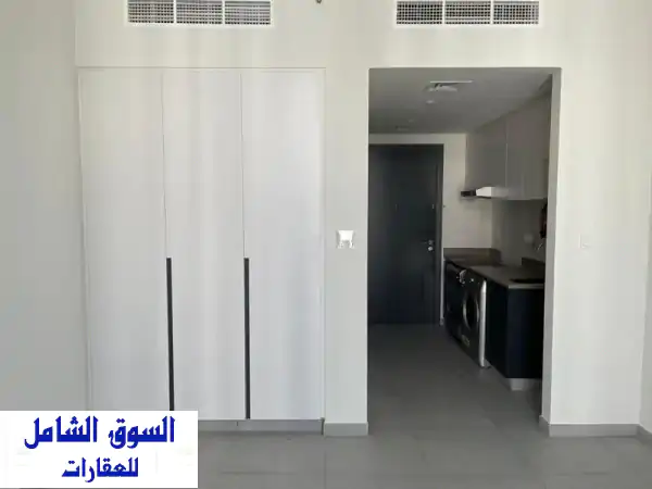 استوديو فاخر للبيع في الجادة (معسكر الفلاح سابقاً) - الشارقة | فرصة ذهبية!