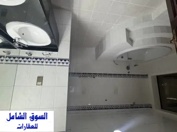 غرف مفروشة/غير مفروشة للإيجار في شارع خليفة - مقابل حديقة العاصمة!