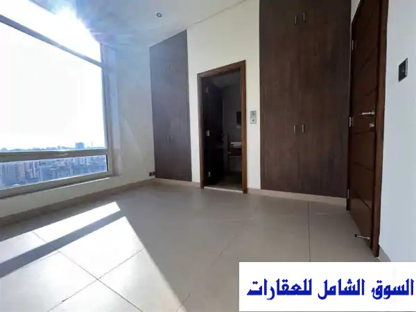 شقة فاخرة نصف مفروشة للإيجار في السالمية - غرفتين نوم، صالة واسعة، حمام سباحة! 650 دينار