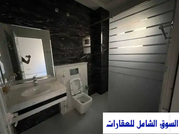 فيلا فاخرة للإيجار في المويهات 1 - عجمان | زاوية مميزة بمساحة 1000 قدم مربع