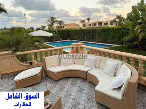 ڤيلة بحرية فاخرة أول صف بحيرة مارينا - حمام سباحة خاص!  (٥ غرف ماستر)