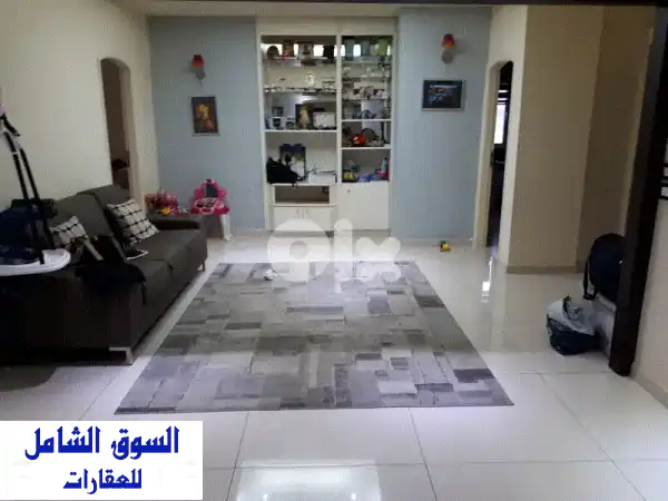 شقة مفروشة فاخرة للبيع في أدونيس - مساحة 200 متر + تراس...
