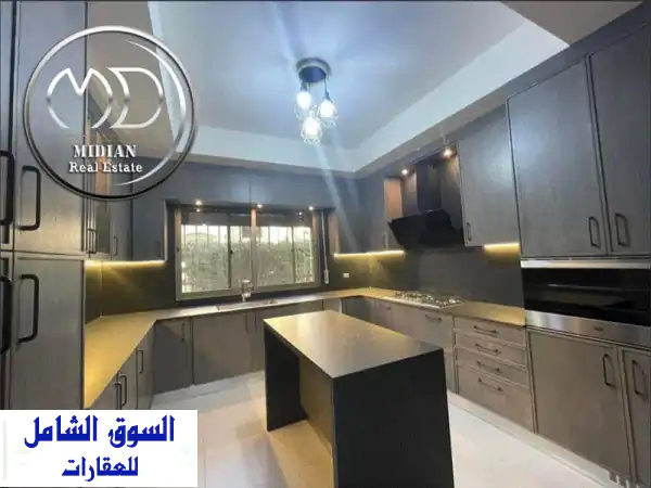 دوبلكس فاخر للإيجار في أم أذينة - 300م + حديقة 200م! رقم الإعلان: 8332