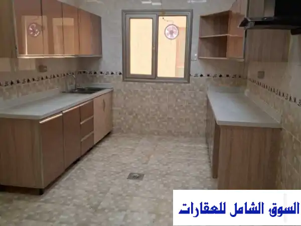 شقة أرضية فاخرة للإيجار في أبو فطيرة - 3 غرف نوم + غرفة خادمة - 450 دينار فقط!
