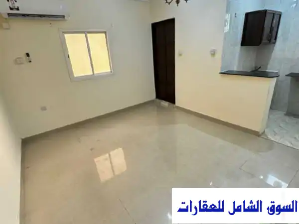 استوديو أنيق للإيجار بالقرب من ملعب الثمامة - الدوحة (1600 ر.ق شامل)