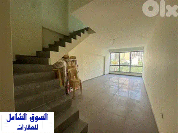 مستودع للايجار في جديدة المتن - موقع متميز! (300 متر مربع)