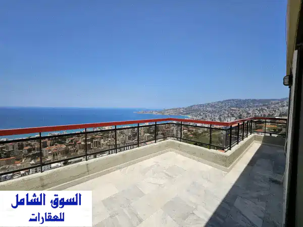 شقة روف فاخرة مع تراس وبإطلالة بحرية خلابة في...