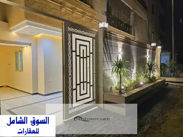 شقة أرضي فاخره بحديقة خاصة ومدخل مستقل -...