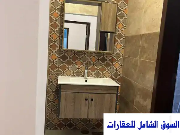 دور فاخر للإيجار في الفنيطيس - 5 غرف نوم + مواقف مظللة!