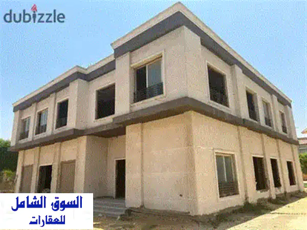 فرصة استثمارية ذهبية! محل تجاري فاخر للبيع على التسعين - زيادة سنوية مضمونة!
