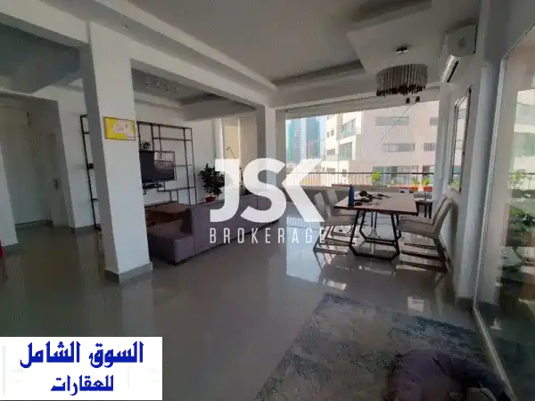 شقة مفروشة مُجددة في مار مخايل بإطلالة بحرية...