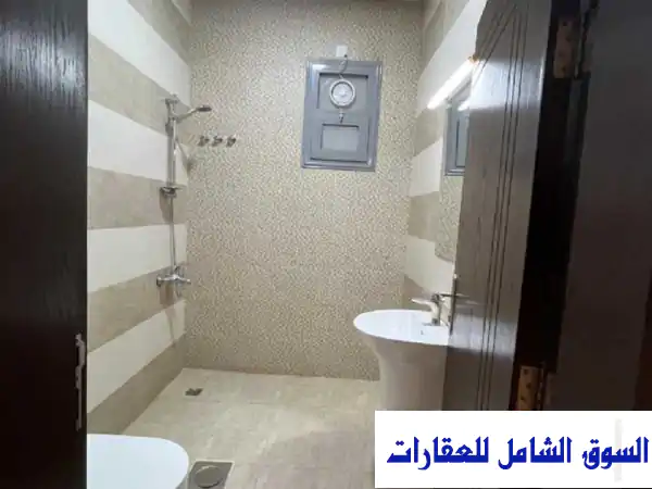 دور فاخر للإيجار في الفنيطيس - 5 غرف نوم + مواقف مظللة!