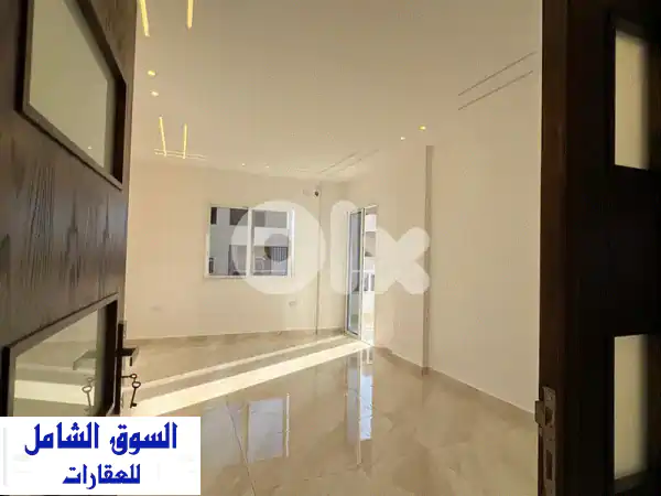 شقة فاخرة مع حديقة خاصة للبيع في أعالي تول النبطية...