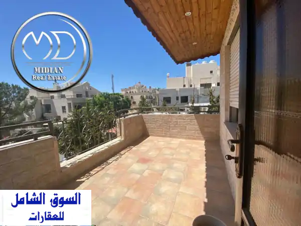 روف دوبلكس فاخر للإيجار في عبدون - 250م² + تراس 100م²...