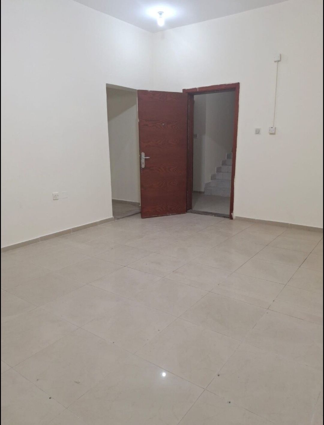 للايجار غرفه بازغوى شبه مفروشه