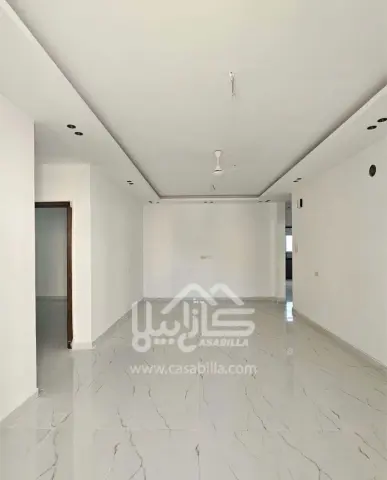 شقة عائلية فاخرة للبيع في الحد 4