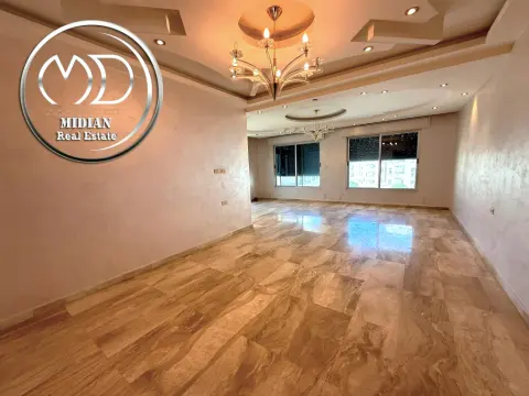 رقم الاعلان 9923 شقة للبيع طابق أخير مع رووف الرابية مساحة 340م 5 نوم مع تراسات تشطيبات سو