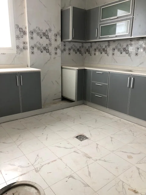 لدينا 24 شقة للبيع بتصميم راقٍ وعمارة مميزة في منطقة جميلة جدًا في الحد الجديد، قريبة من ا 4