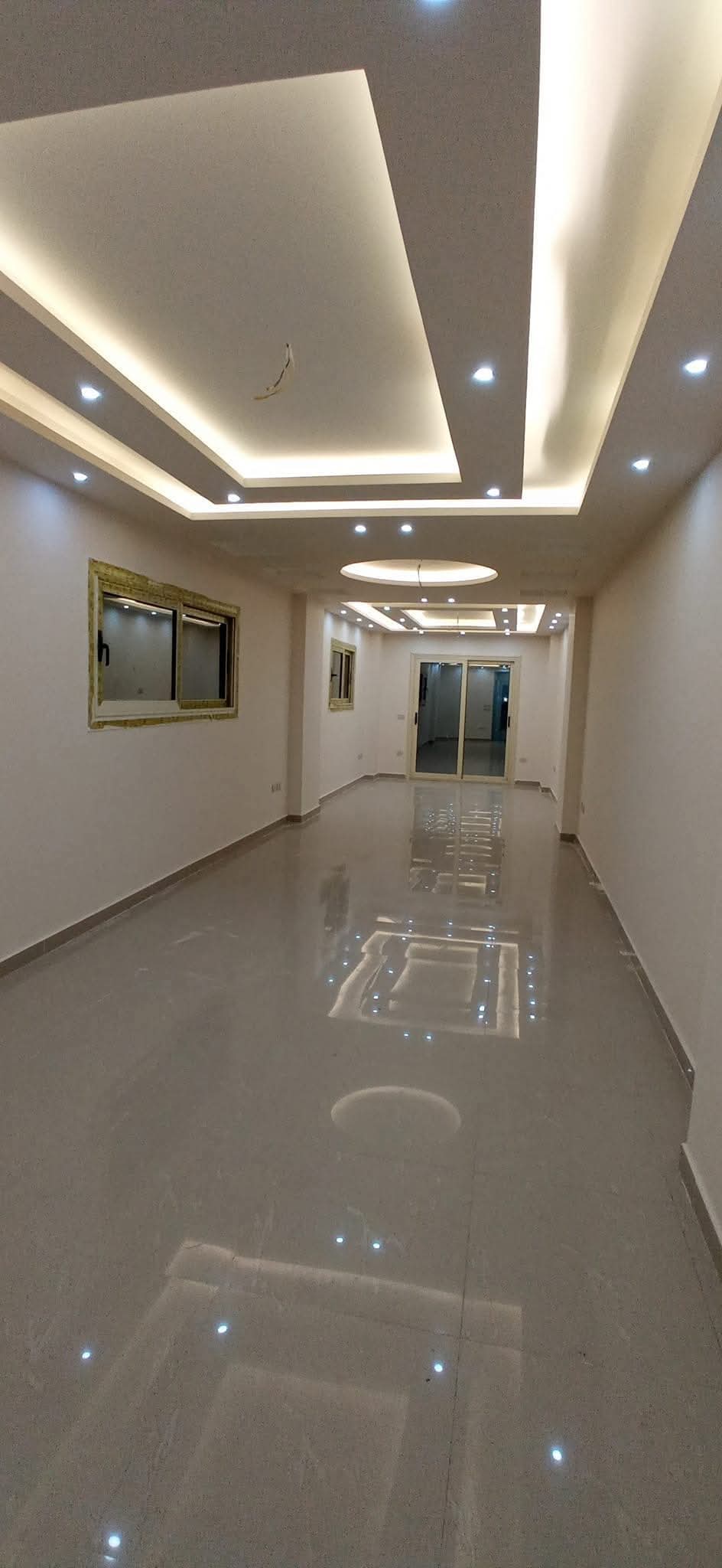 شقة للبيع بأرقى مواقع ميامى خطوات من جمال عبد...