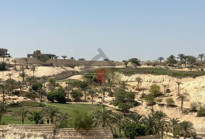 البيع في نيو جيزة: تاون هاوس450 متر على الجولف نصف...