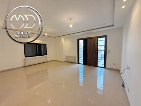 رقم الاعلان 9084 شقة أرضية جديدة للبيع ضاحية النخيل مساحة 175م مع تراس وحديقة 150م تشطيبات