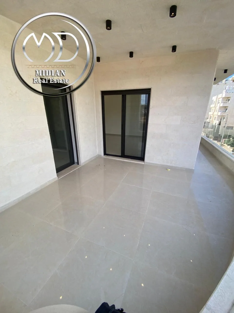 رقم الاعلان 9044 شقق للبيع خلدا مساحات 230م 4 نوم...
