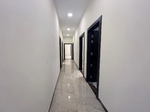 شقة سكنية للبيع بمساحة 160 مترًا مربعًا، بسعر 55,000 دينار بحريني 4