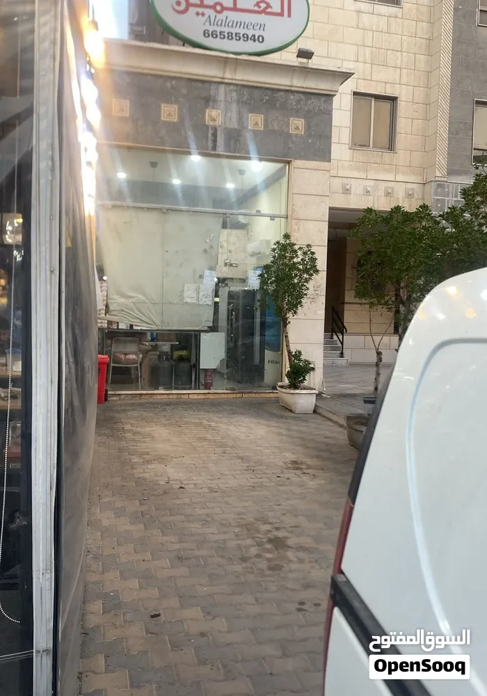 للبيع مطعم مساحة 40 متر مقابل نادى التضامن قطعة 1 شارع...