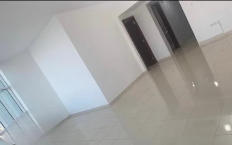 للبيع شقة بغرفة وصالة في أبراج الأورينت - اطلالة على بحر الخور فرصة رائعة لامتلاك شقة مميز 3