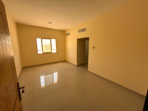 غرفة وصالة للإيجار في الجرف 2 على الشارع الرئيسي مقابل نستو 23000 درهم للإيجار السنوي في ا 2