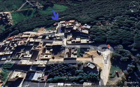 بمدينة طنجة توجد قطعة أرضية ملكية محفضة مساحة 150م بمنطقة بوبأنه طريق رهراه