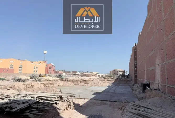 البيع في المركز السياحي: إطلالة حمام سباحة