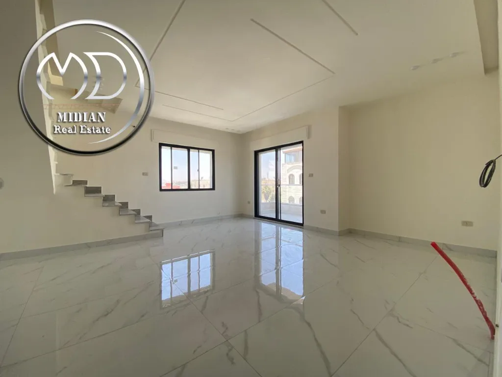رقم الاعلان 9250 شقة دوبلكس طابق أخير مع رووف للبيع...