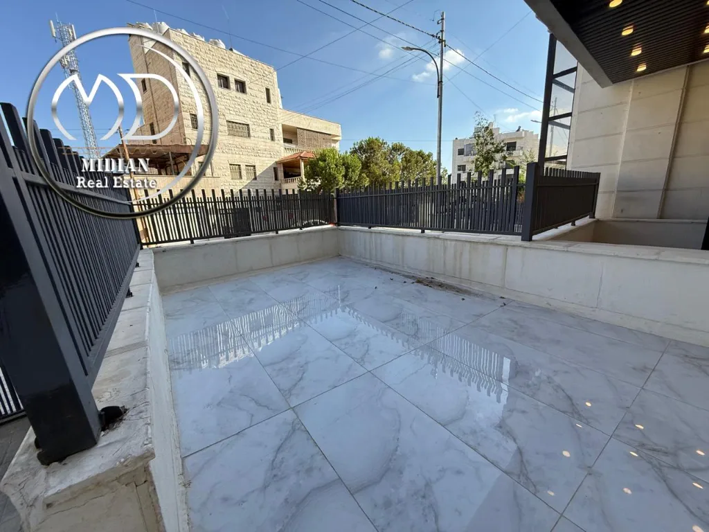 رقم الاعلان 9470 شقة أرضية للبيع المدينة الرياضية...