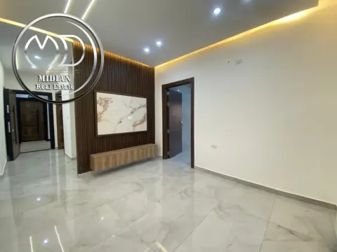 رقم الاعلان 9470 شقة أرضية للبيع المدينة الرياضية مساحة 150م مع تراس 40م تشطيبات وديكورات