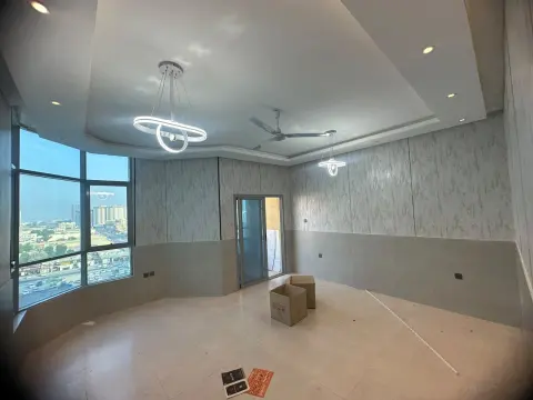 شقة غرفة وصالة (1 BHK) للبيع في برج الكور 4