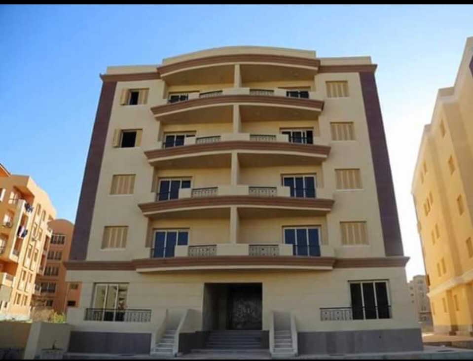 شقة للبيع 160 متر كمبوند المعمورة طريق جمال عبد الناصر