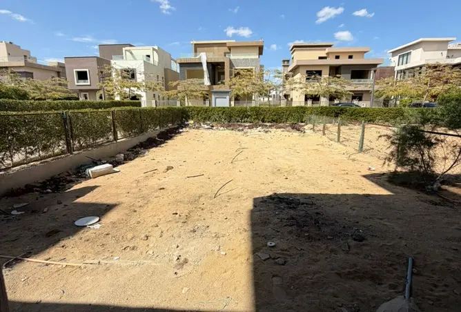 البيع في نيو جيزة: اقل سعر تاون هاوس  للبيع ريسيل في  نيو جيزة