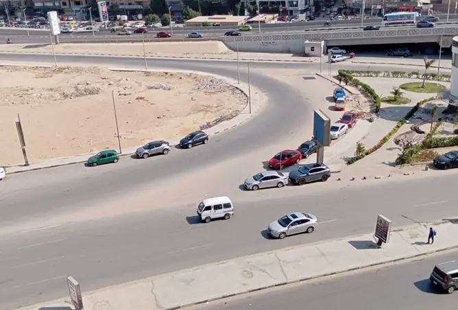 البيع في الشطر العاشر: شقة للبيع بشارع كارفور الرئيسي زهراء المعادي 146م