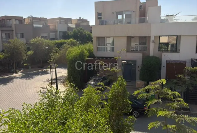 البيع في الجريا: تاون هاوس متشطب بالكامل في...