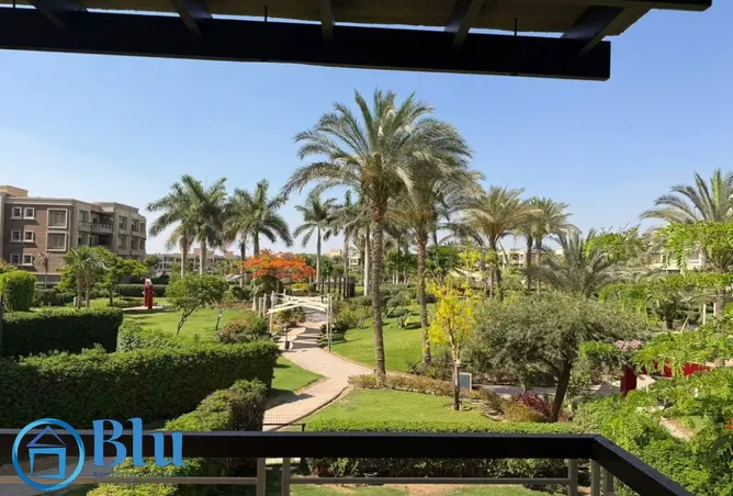 البيع في نيو جيزة: شقة 334 متر للبيع متشطبة بالتكيفات فى Carnell park