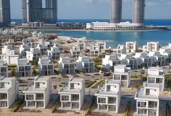 البيع في مازيرين: شاليه صف أول على بحر بـMazarine...