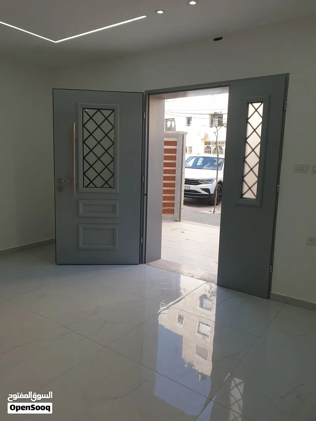 شقة أرضية مميزة للبيع في شارع الكرمل