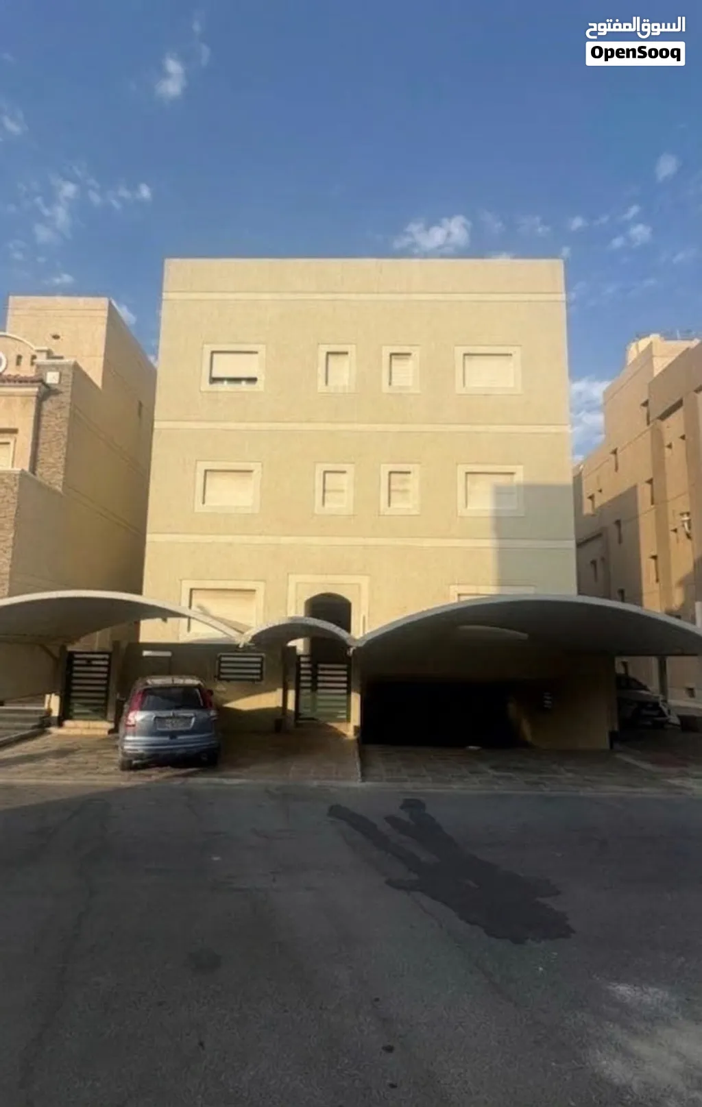 للبيع فيلا في ابو فطيرة ق6 مساحة 400م موقع شارع...