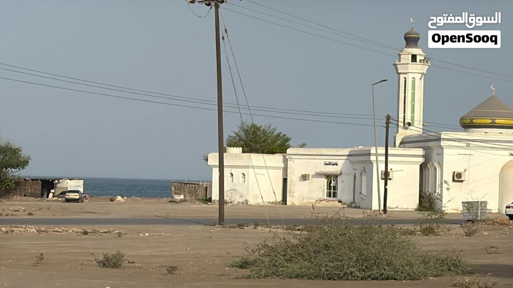 ارضين شبك خط اول الشارع البحري في ولاية صحم مربع...