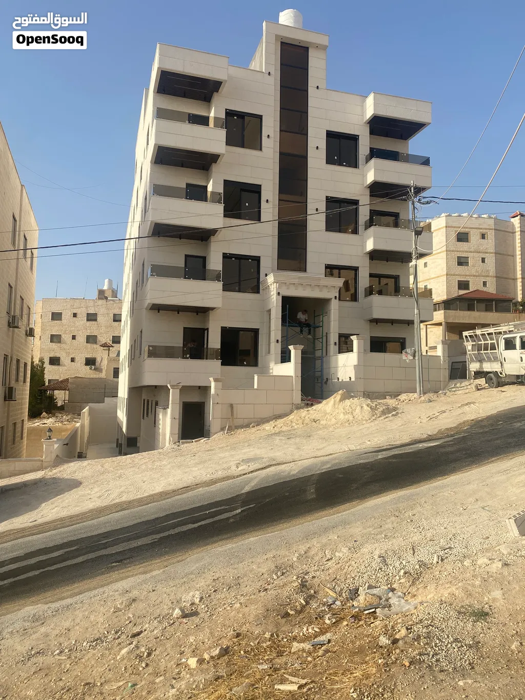 شقق تحت التشطيب النهائي للبيع من المالك