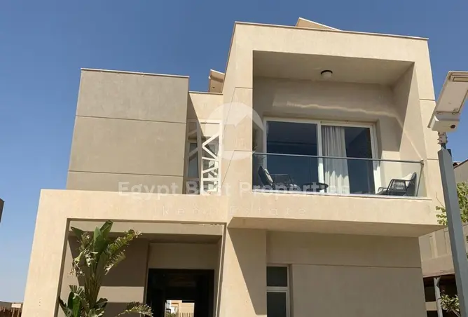 البيع في باديه بالم هيلز: فيلا في اميز لوكيشن مقدم 1.5%قسط 12سنه خصم يصل 40%