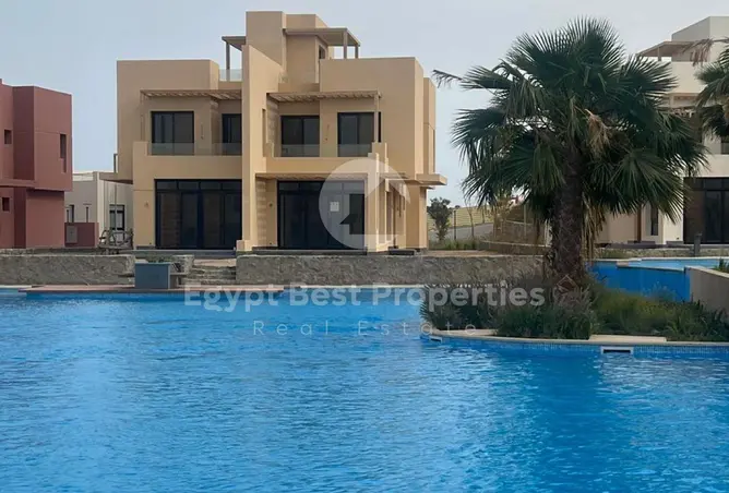 البيع في مكادي هايتس: توين فيلا إطلالة البحر 3...