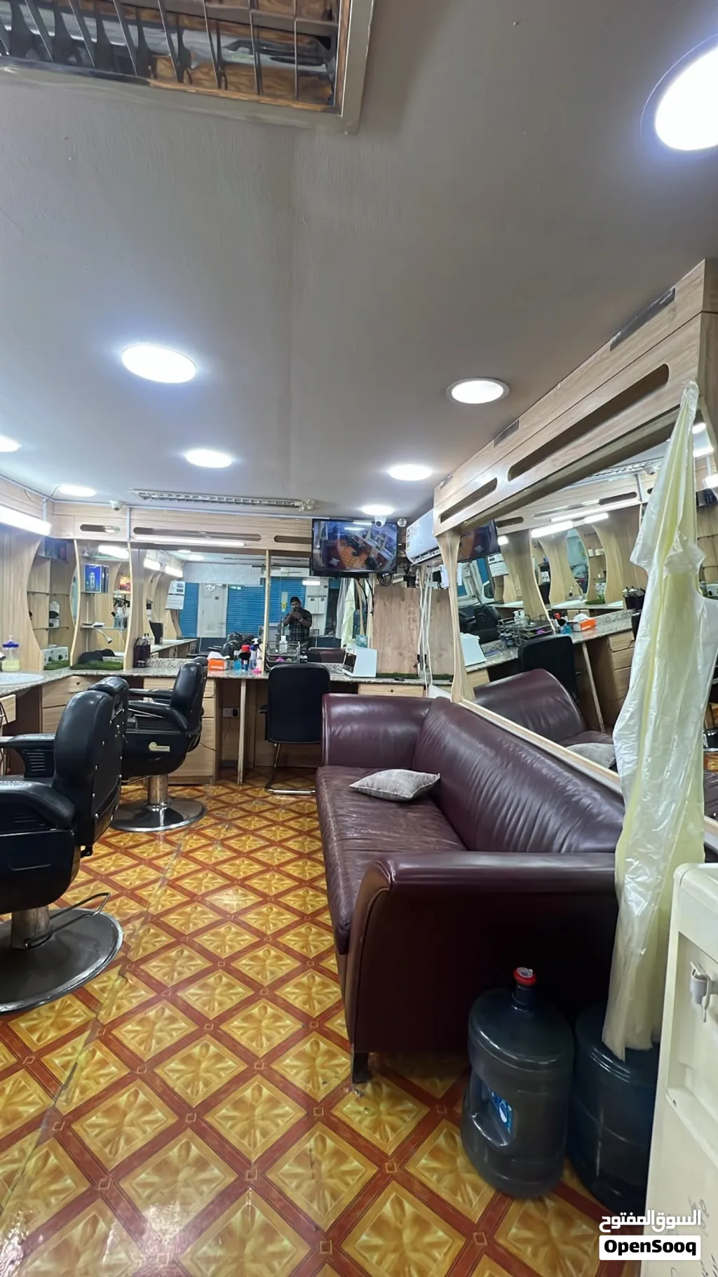Men salon for sale